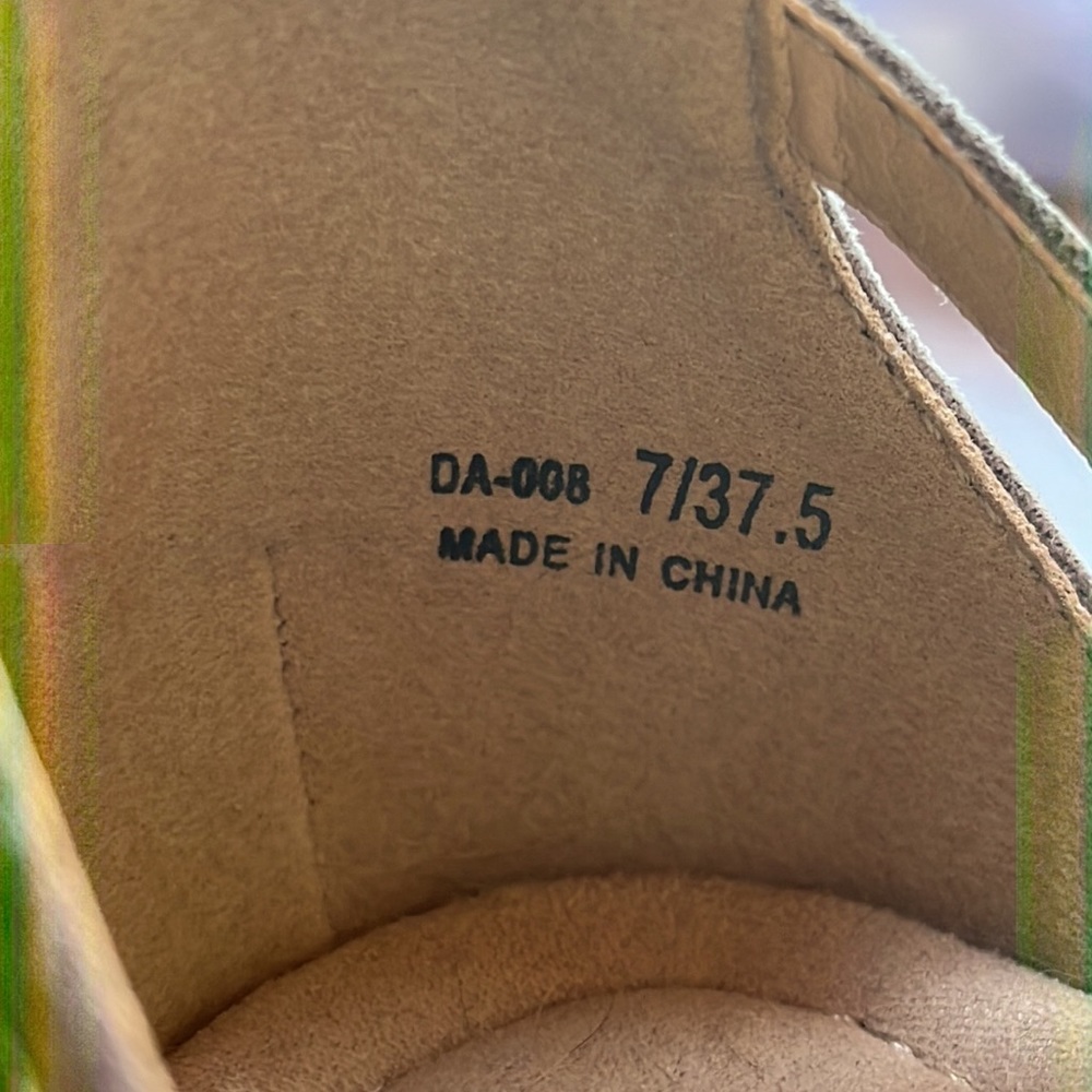 Chinese Laundry suede like platform sanders - Picture 5 of 5